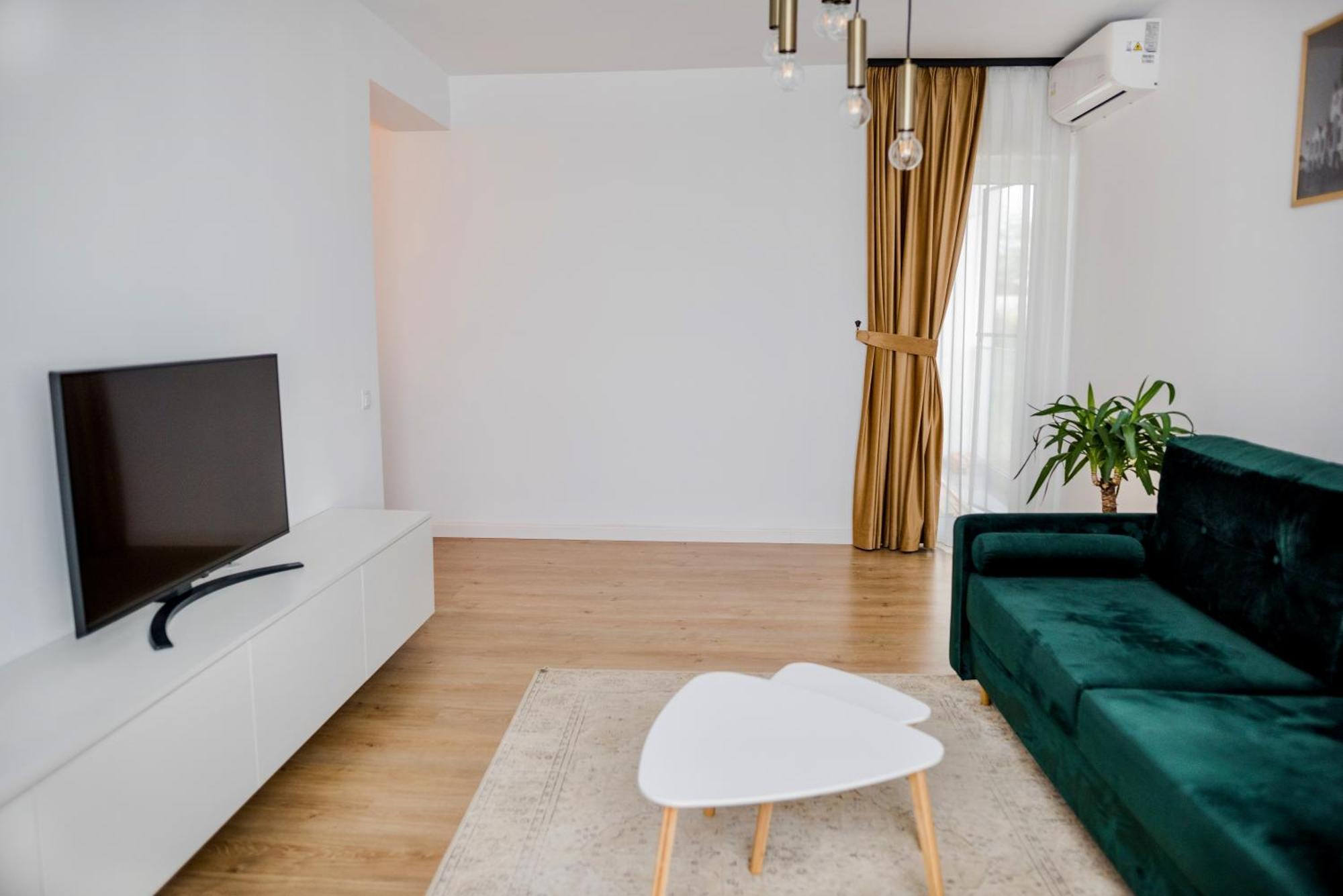 Amazing Mountain View Apartment Сібіу Екстер'єр фото